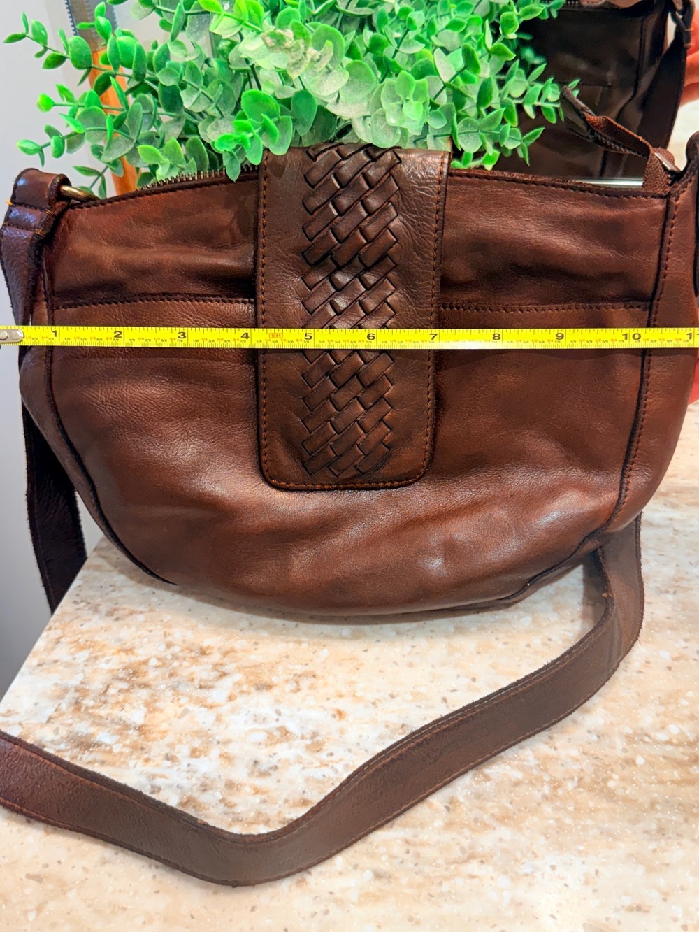 VILENCA Holland Brown Leather Bag - Woven Accent